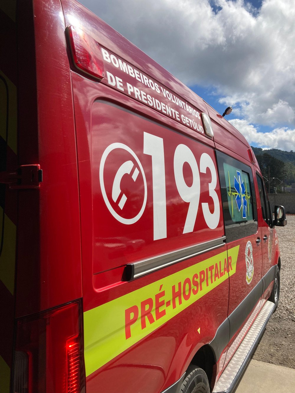 Trabalhador fica gravemente ferido após cair de sete metros de altura em Presidente Getúlio