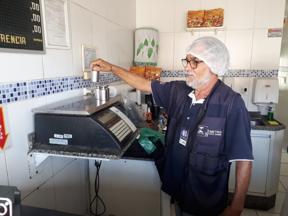 Operação Páscoa do Imetro indica erro no peso em 40% dos pescados congelados analisados em SC