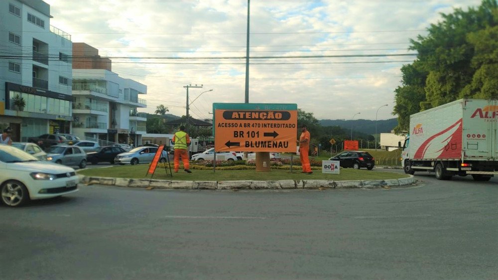 Obras de duplicação da BR-470 alteram o trânsito em Gaspar; veja rotas alternativas