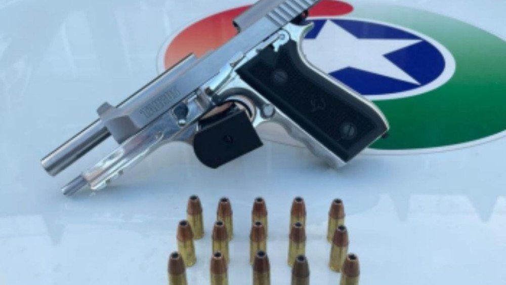 Homem é preso por porte ilegal de arma de fogo durante abordagem policial, na divisa entre Indaial e Timbó