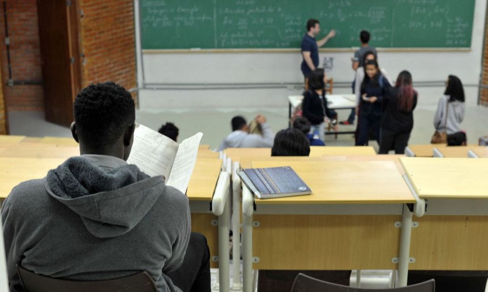 Dados para inscrição no Prouni devem ser entregues até hoje