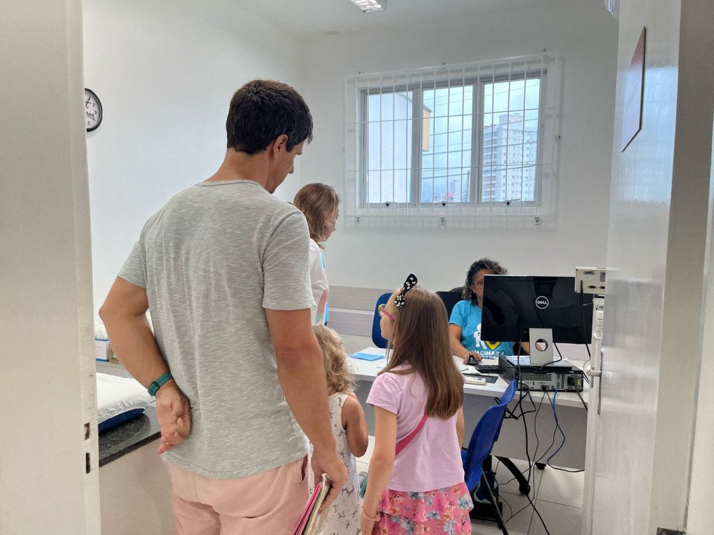 Blumenau vacina mais de 6,7 mil pessoas no 'Dia D' de vacinação contra a gripe