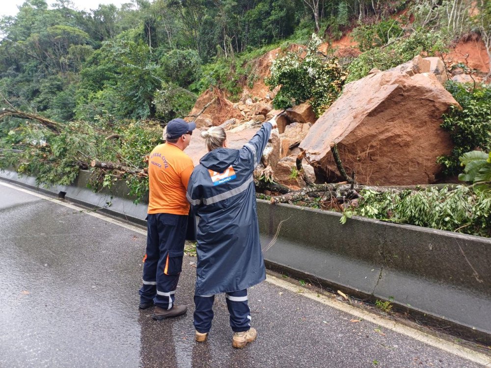 SC tem desalojados, alagamentos e vários transtornos devido à chuva intensa