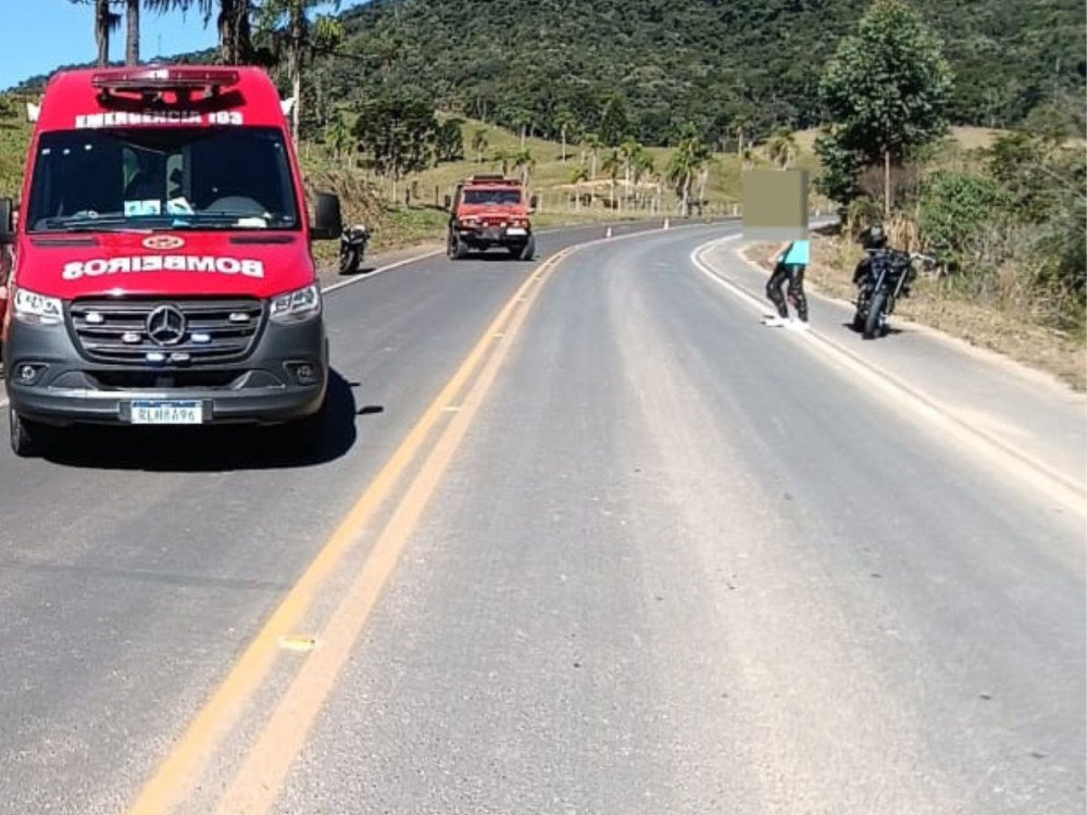 Dois acidentes de trânsito foram registrados na SC-477, em Doutor Pedrinho neste domingo