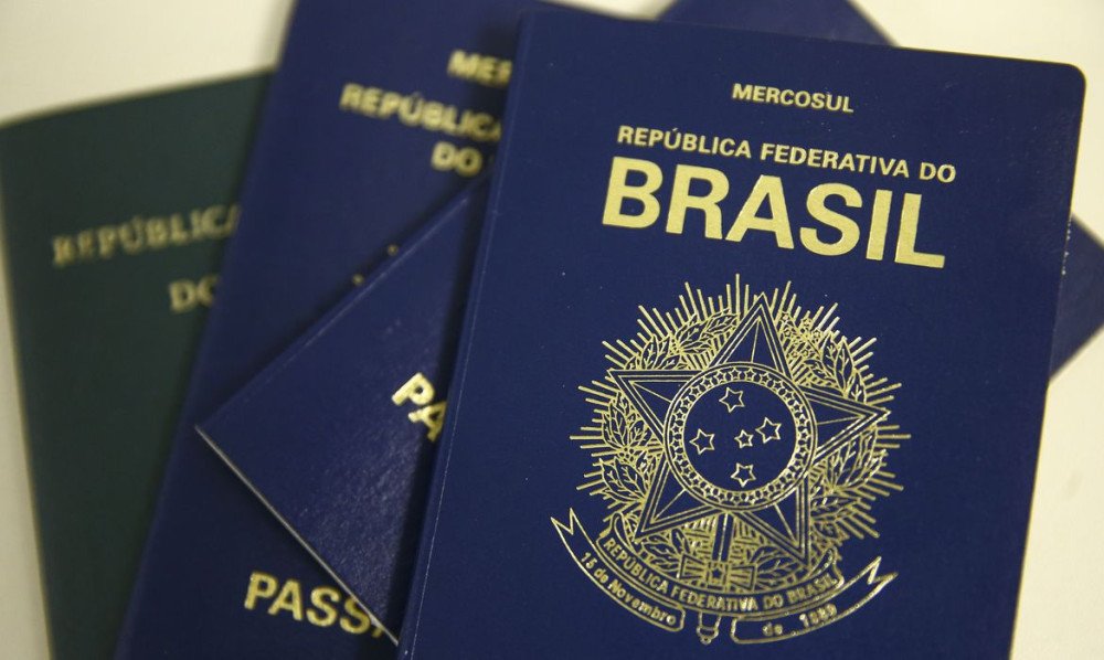 Emissão de passaporte online continua suspensa; Polícia Federal diz não ter previsão de normalização