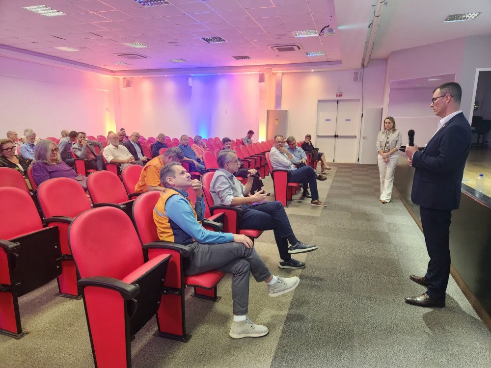 Defesa Civil de SC participa de reunião sobre barragens do Vale do Itajaí na ACIB