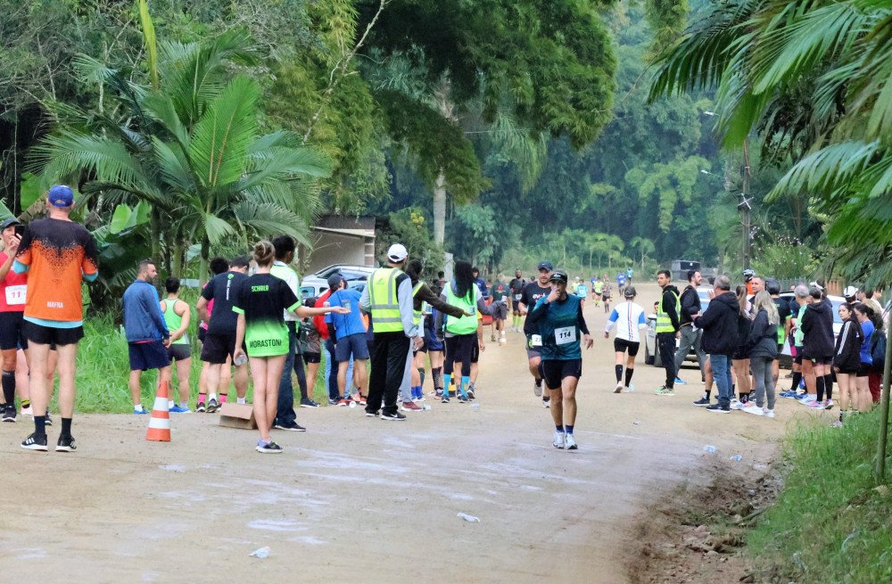Timbó recebe 400 atletas para a Corrida 10 Milhas Morro Azul neste domingo