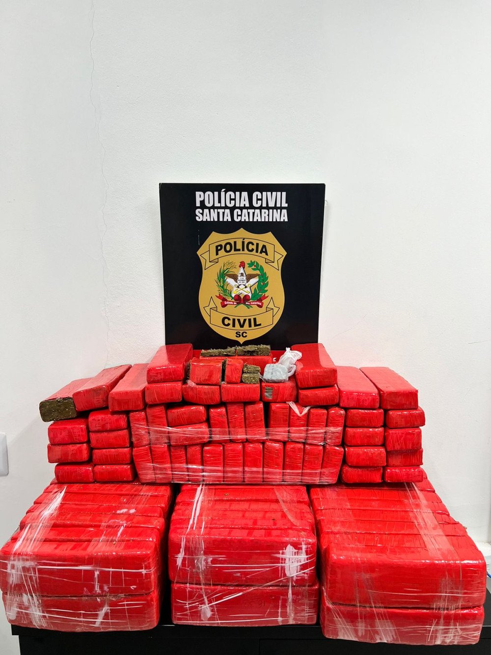 Homem é preso com mais de 90 quilos de maconha em Itajaí