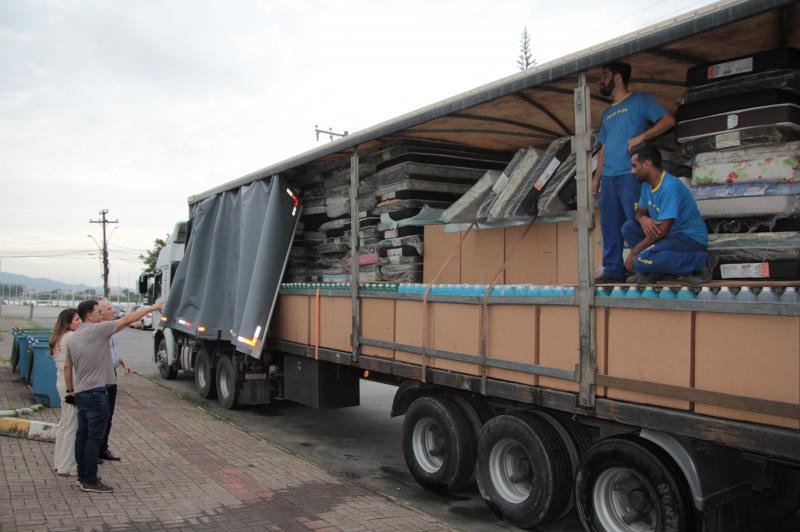 Itajaí enviará três caminhões com doações para o Rio Grande do Sul a partir deste sábado