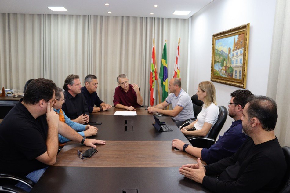 Blumenau oferece apoio técnico e equipamentos às cidades de Lajeado e Estrela