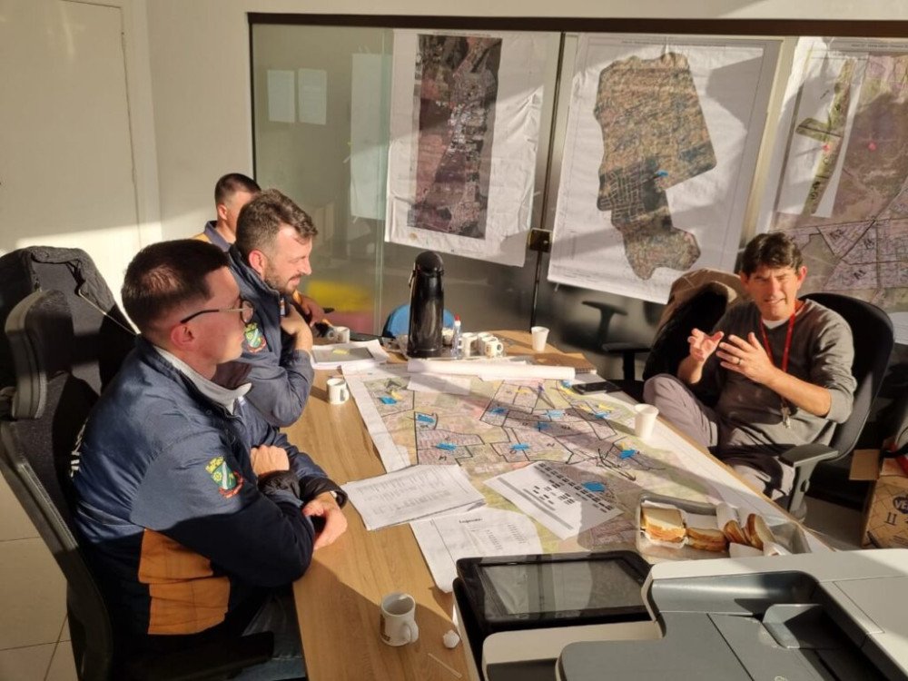 Defesa Civil de Brusque vai ao RS para ajudar cidade atingida por enchente; veja