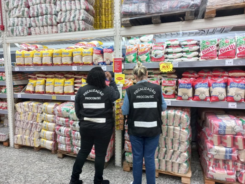 Procon SC orienta estabelecimentos sobre possível aumento no preço de produtos produzidos pelo RS