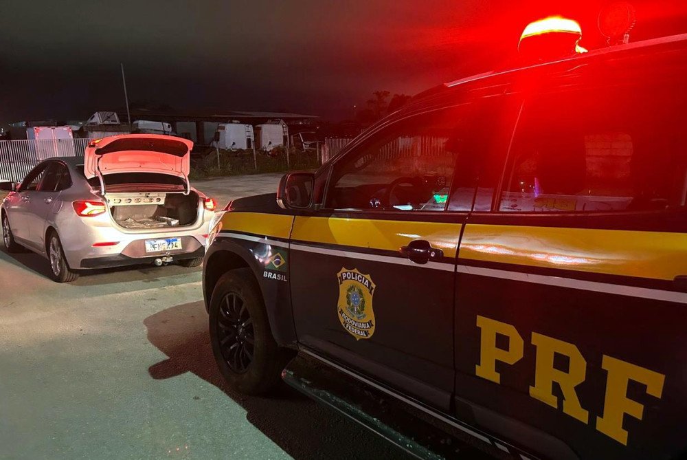 PRF apreende 139 kg de maconha em Itajaí
