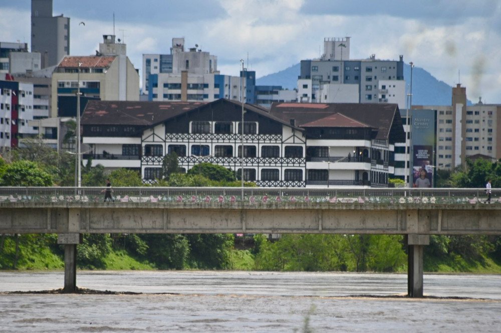 Blumenau: Manutenção na cabeceira da Ponte Egon Stein será neste sábado
