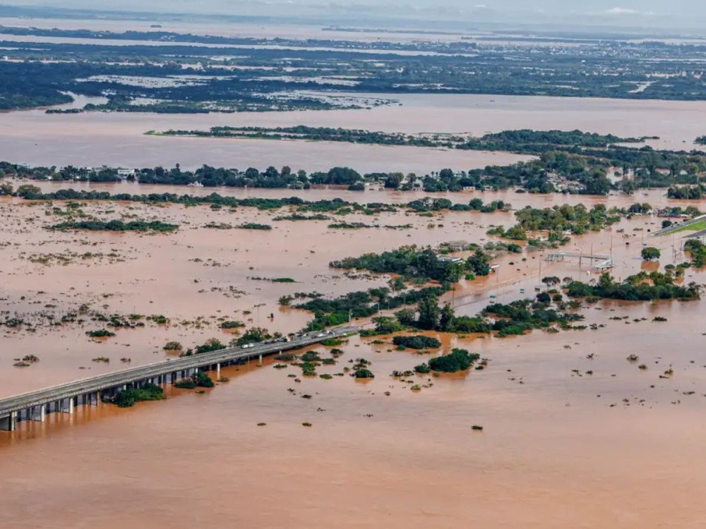 Lula sanciona lei que suspende dívida do RS com a União por três anos