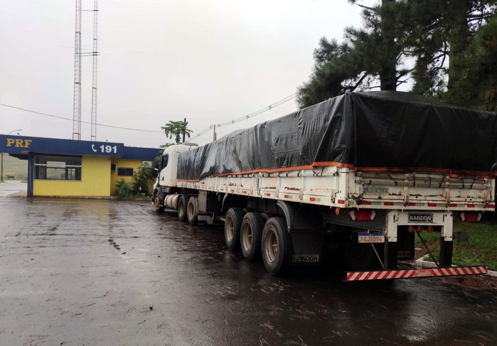 Vídeo: Carreta com doações para o RS é apreendida com drogas escondidas em SC