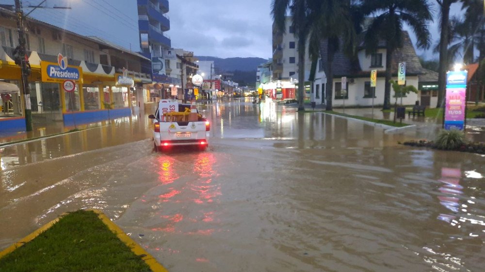 Mais dois municípios catarinenses decretam emergência por conta da chuva