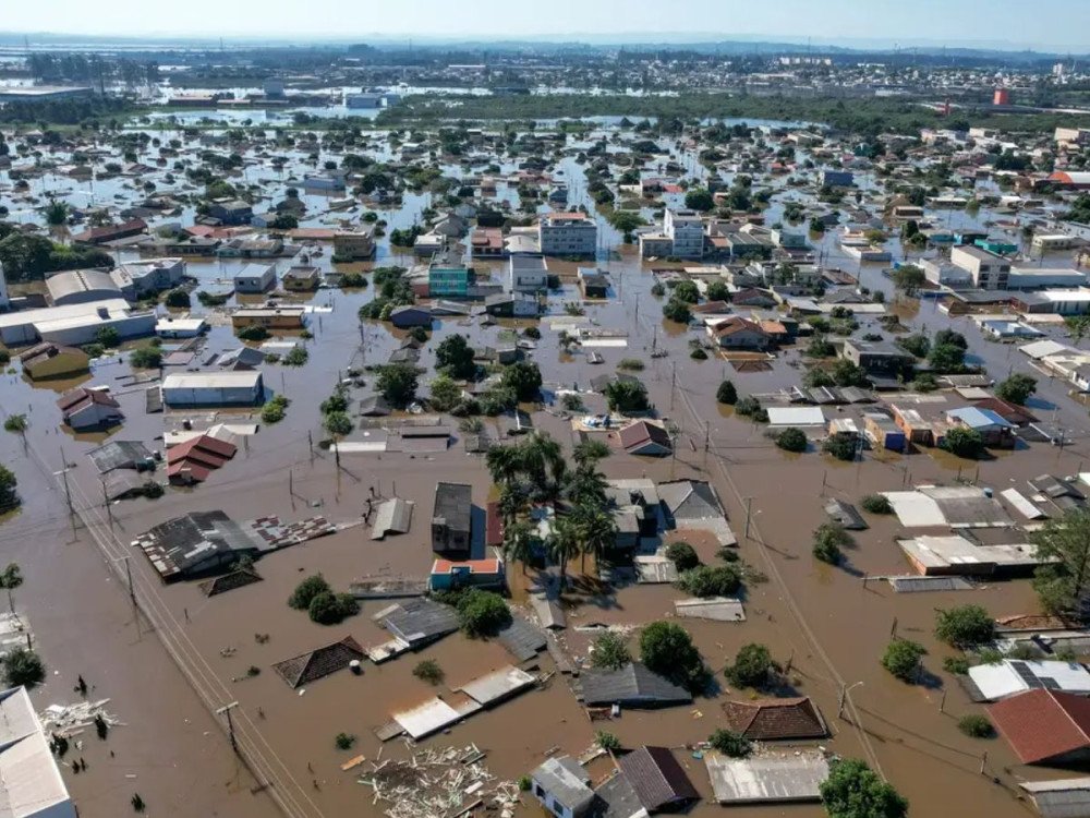 Defesa Civil alerta para volumes altos de chuva no RS