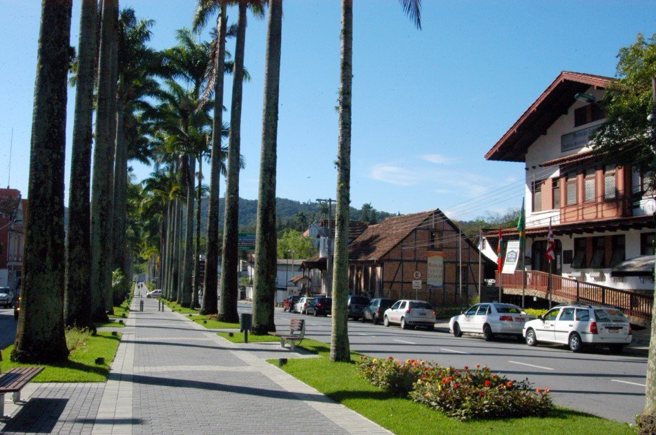 Trânsito na Rua das Palmeiras, em Blumenau, ficará fechado neste fim de semana