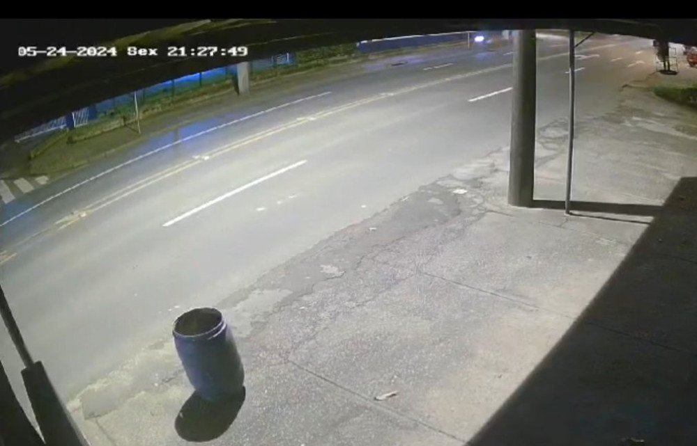 Motociclista morre após bater em poste em Blumenau