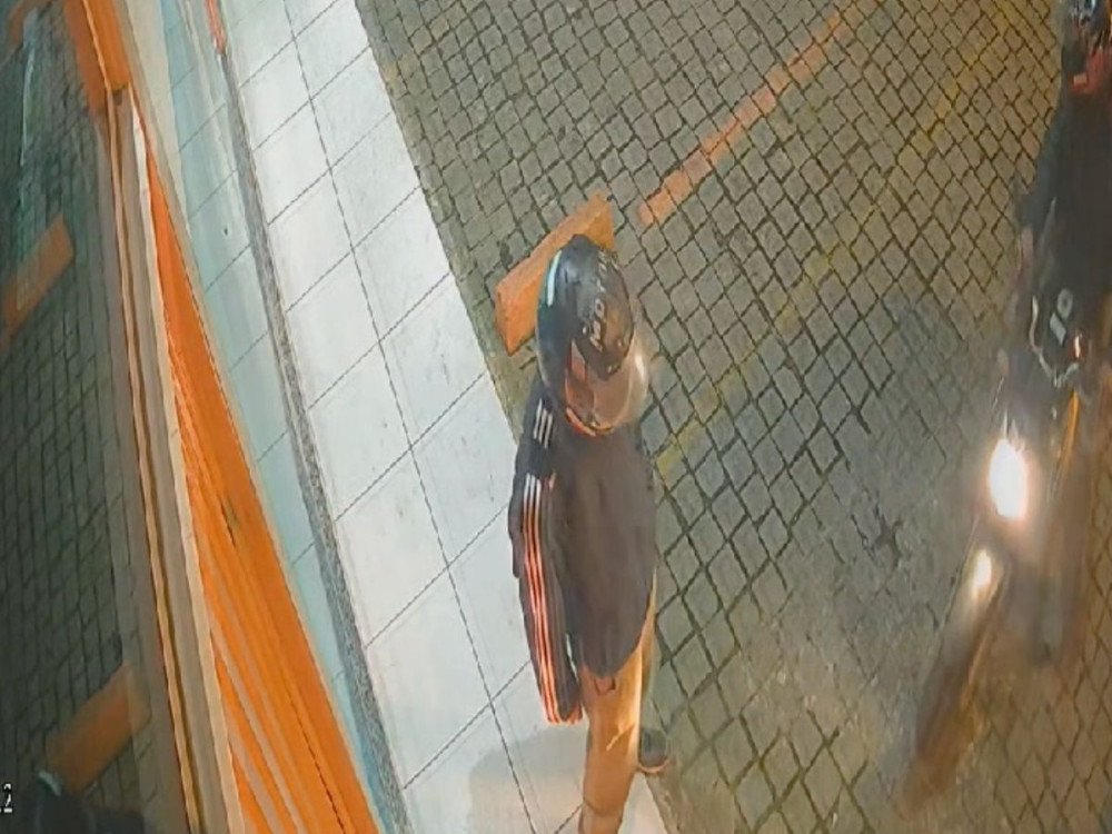 Vídeo: Câmera de segurança flagra furto em estabelecimento de Blumenau