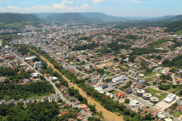 Defesa Civil encerra alerta de enchente e mais de 270 pessoas retornam para casa em Rio do Sul