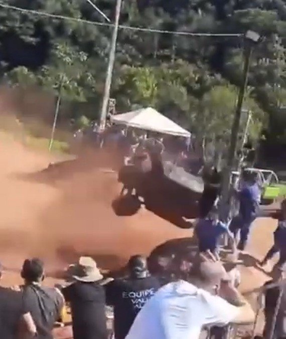 Capotamento impressionante durante Fenajeep viraliza nas redes sociais; confira o vídeo