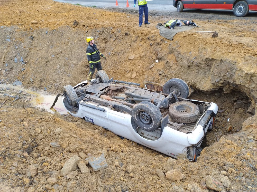 Capotamento na BR-470 deixa dois homens feridos em Trombudo Central