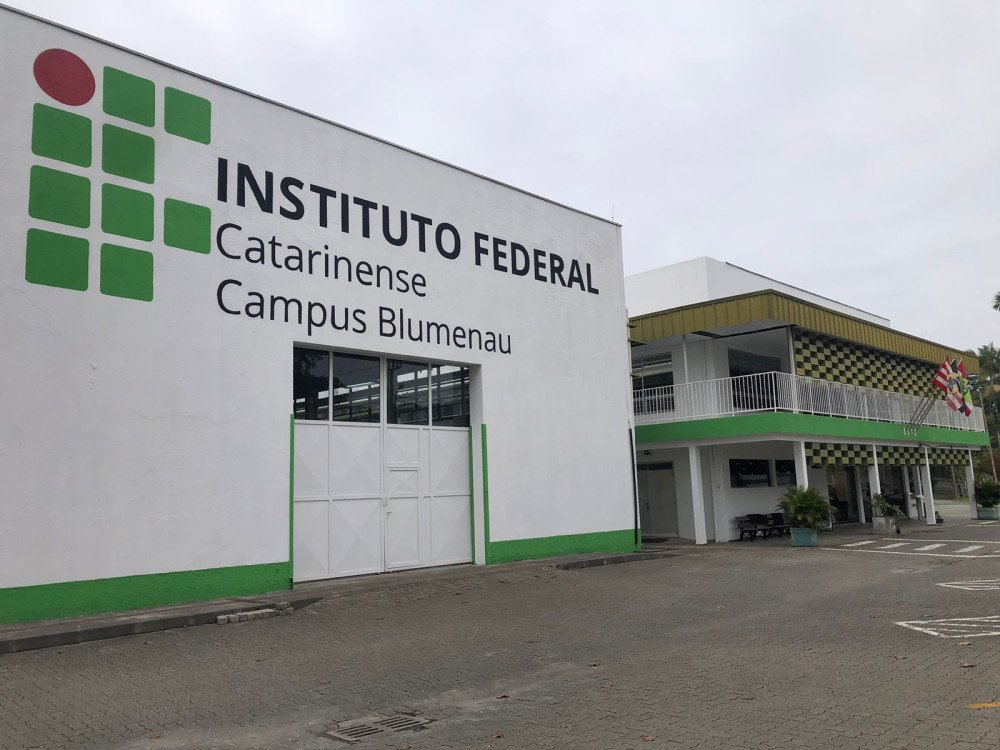 Greve nacional dos servidores federais impacta atividades no IFC Blumenau