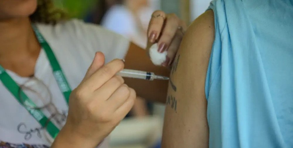 Dia Nacional da Imunização: doses beneficiam até quem não se vacina