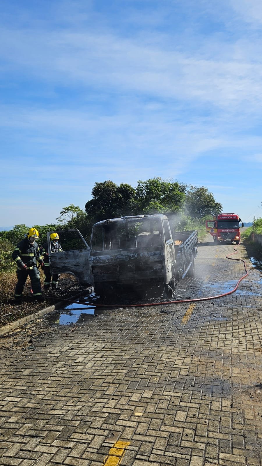 Caminhão pega fogo na SC-110 em Ituporanga