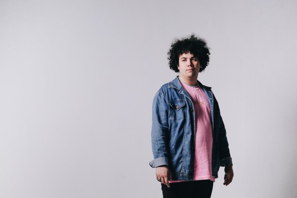 Blumenauense Iuri K lança música 