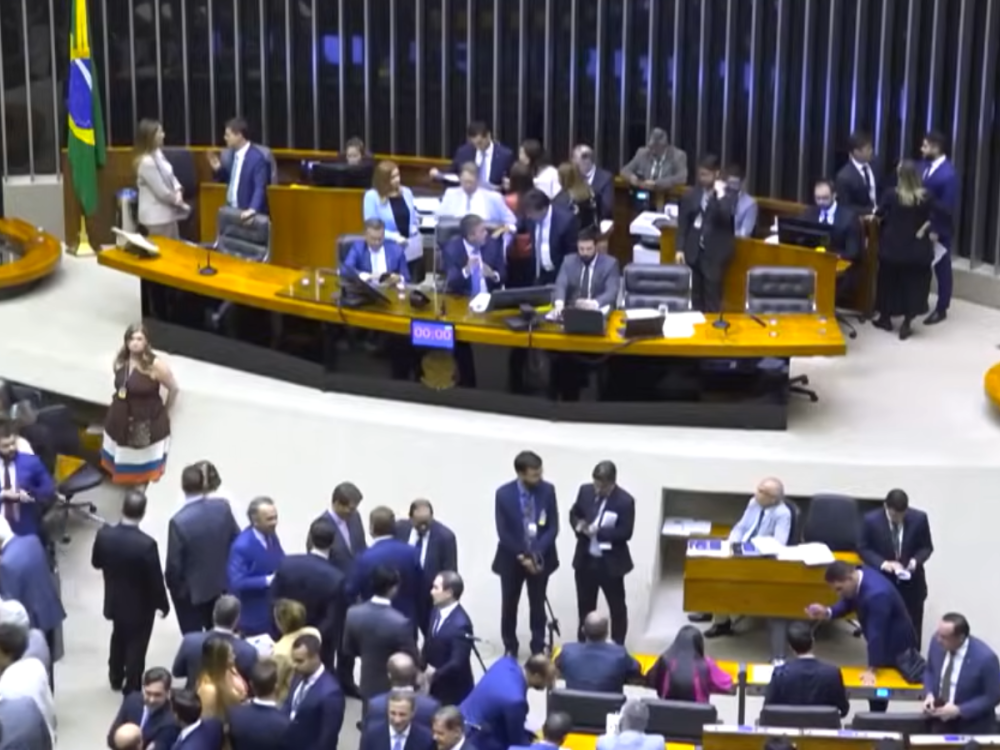 Veja quais mudanças propostas em projeto aprovado por deputados para crimes praticados em unidades de ensino