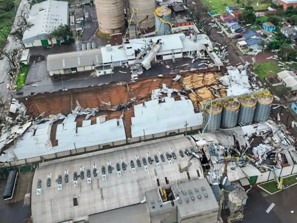 'Microexplosão' atinge cidade gaúcha; Defesa Civil confirma fenômeno