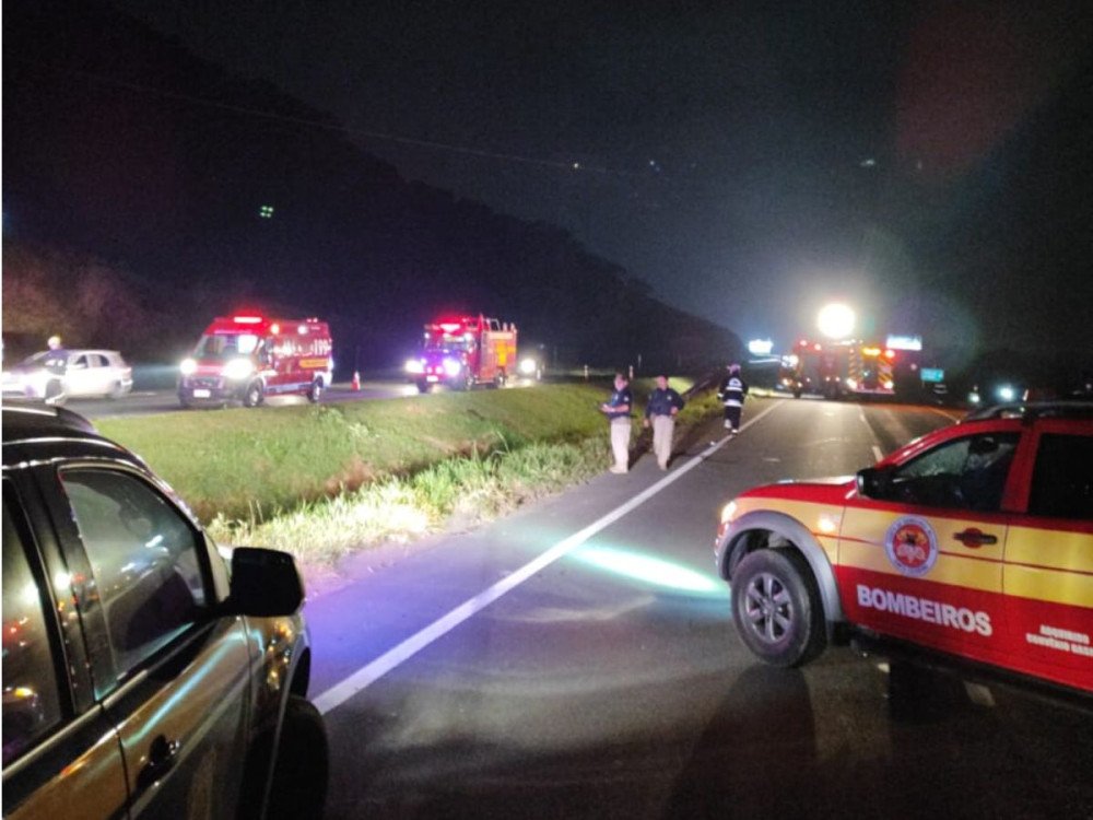 Acidente entre moto e carro deixa ferido na BR-470 em Gaspar