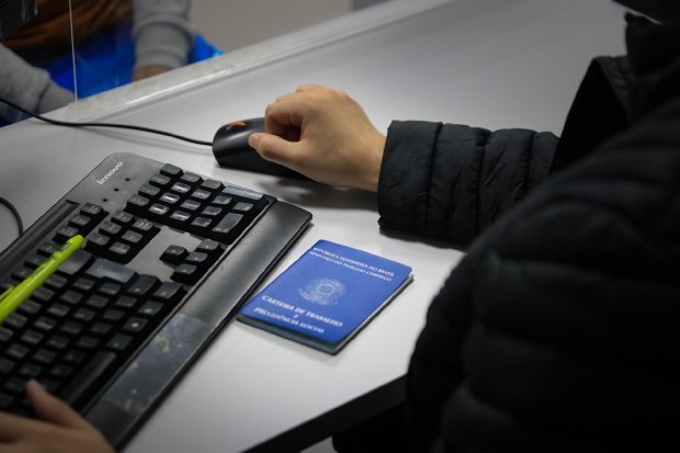 Mais de 370 vagas de emprego estão disponíveis em Balneário Camboriú