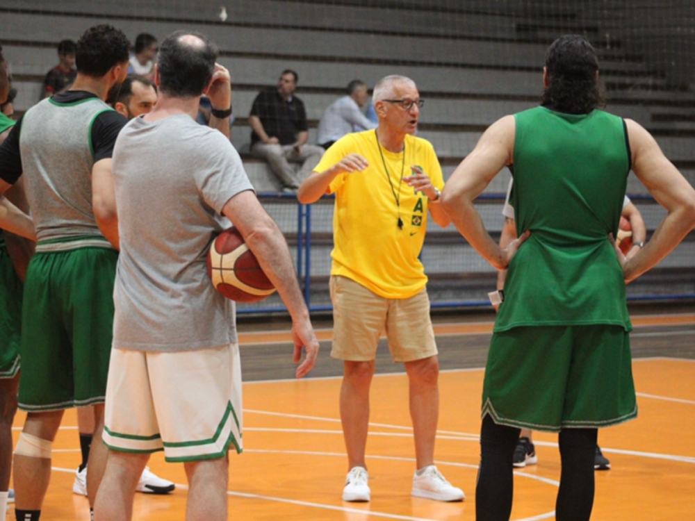 Seleção Brasileira masculina de Basquete realiza treinos em Blumenau para o Pré-Olímpico