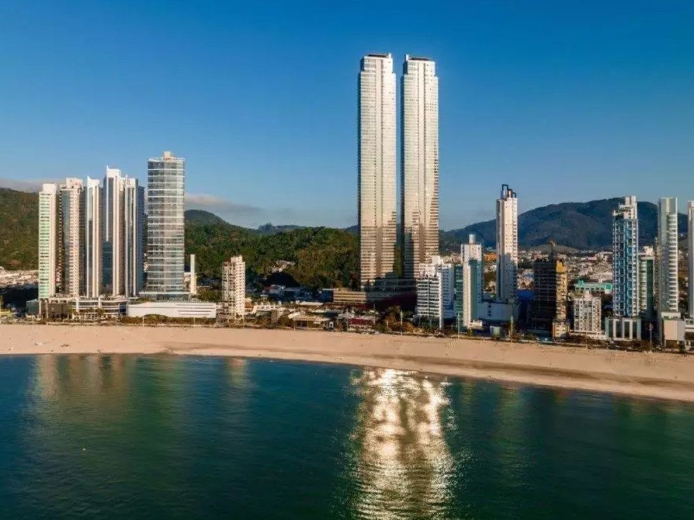 Oito entre os dez prédios residenciais mais altos do Brasil estão em Santa Catarina; veja a lista atualizada