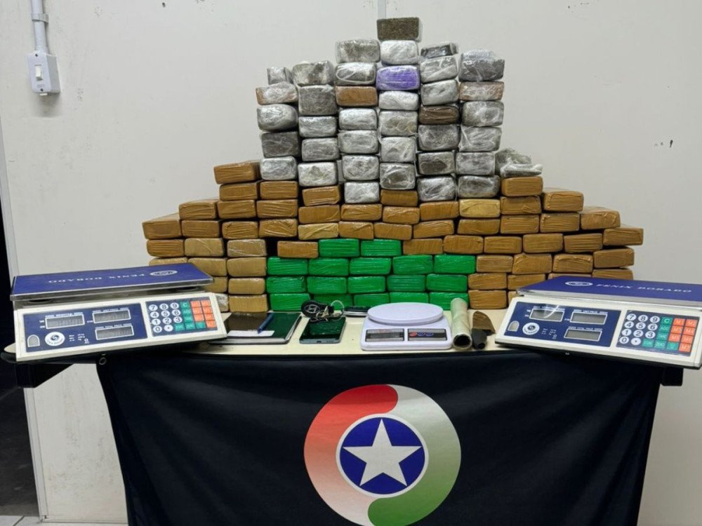 Apreensão de mais de 90 kg de maconha leva à prisão de dois homens em Blumenau