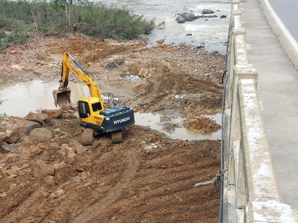 Fotos mostram início das obras de revitalização da ponte sobre o Rio Itajaí-Açu II na BR-470