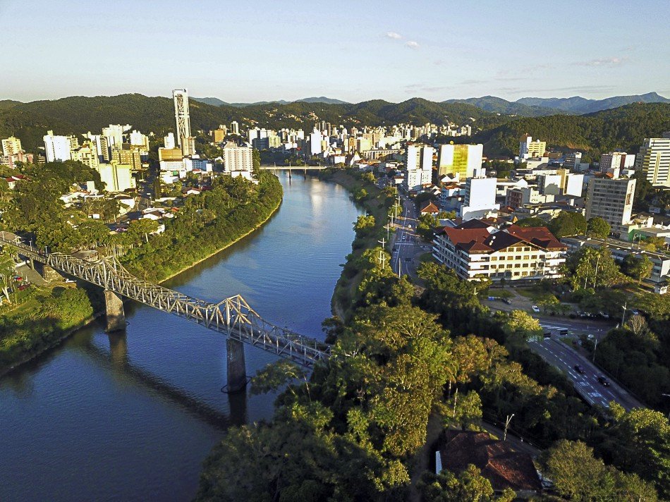 Domingo será de sol e calor em Blumenau e região