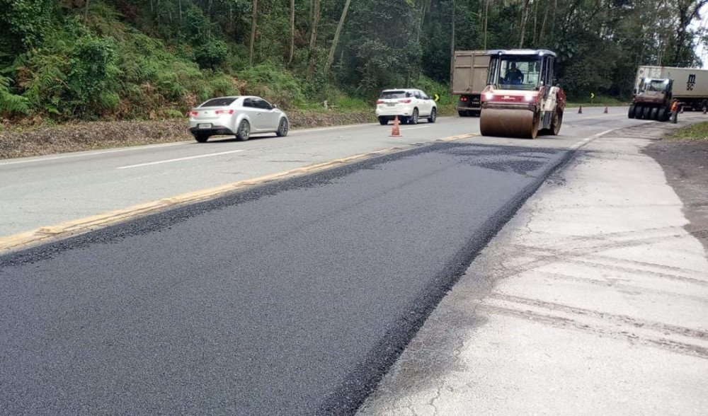Obras de recuperação na BR-470 entre Ascurra e Apiúna deixam trânsito lento na região