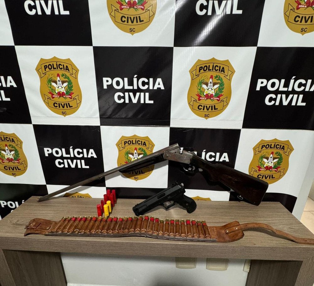 Homem é preso em flagrante por posse ilegal de arma de fogo, em Ascurra