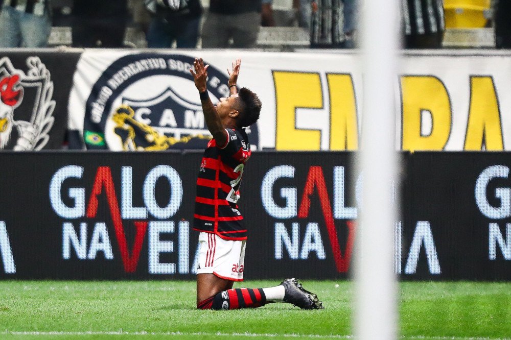 Líder do Brasileiro, Flamengo enfrenta Atlético-MG em Belo Horizonte