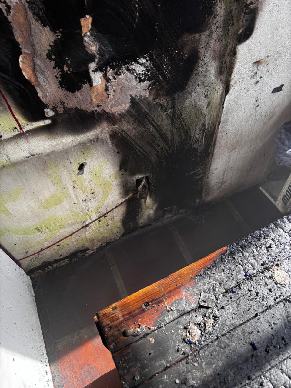 Vela provoca incêndio em casa no Salto do Norte, em Blumenau