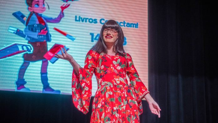Feira do Livro de Timbó terá show de humor gratuito nesta quinta-feira