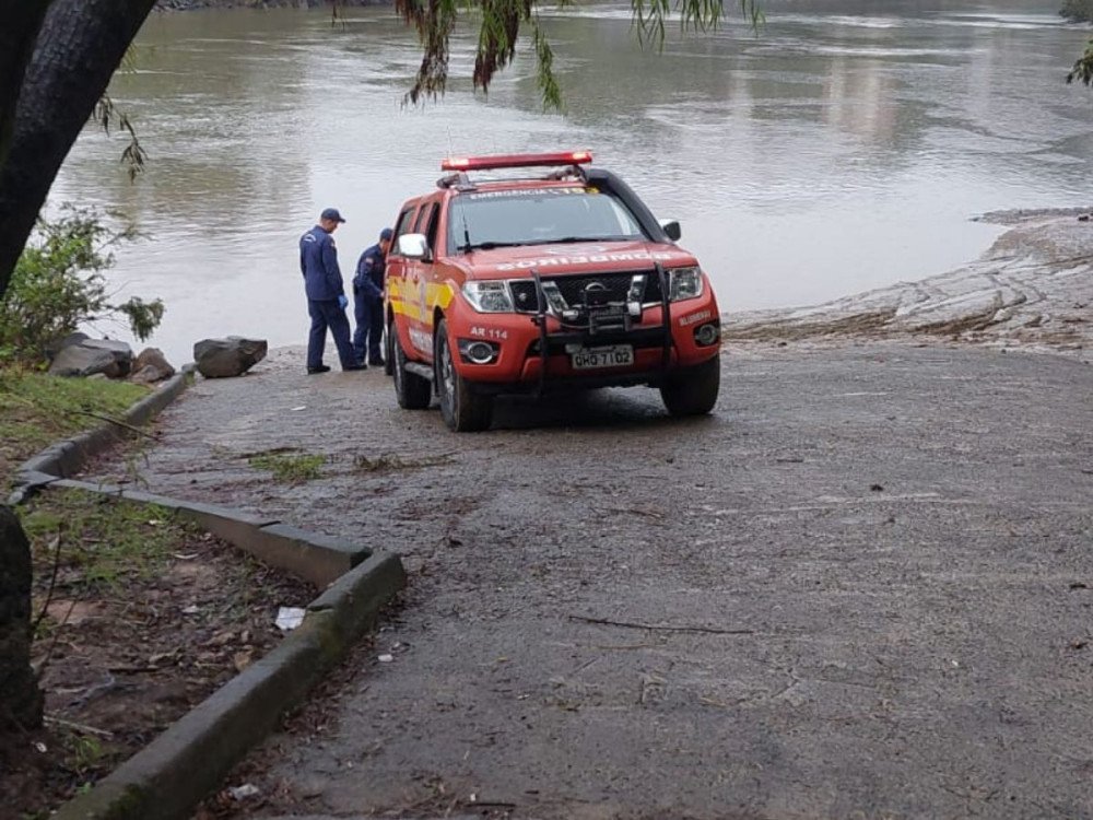 Corpo de mulher é encontrado boiando no Rio Itajaí-Açu em Blumenau