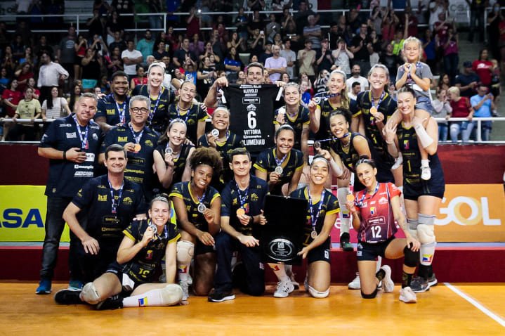 Emerson Luis. Esporte: Precipitação e desdém