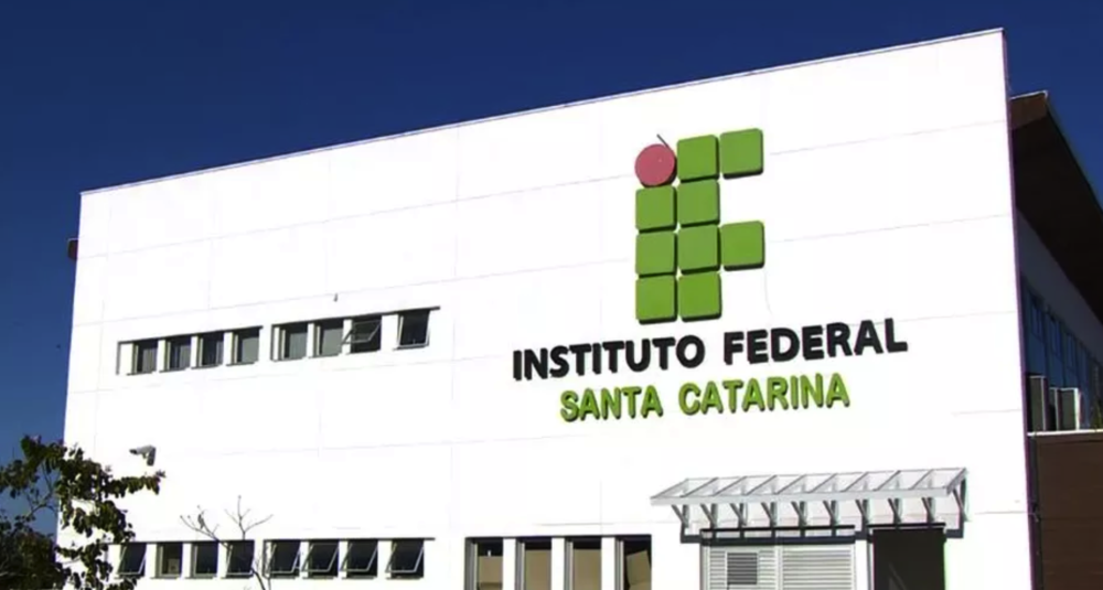 IFSC abre 900 vagas em cursos gratuitos para professores da rede pública