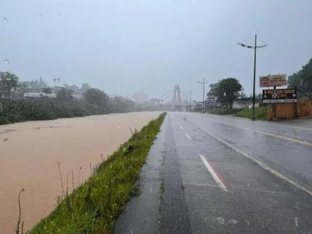 Defesa Civil de Brusque alerta sobre previsão de chuva intensa até o fim de semana